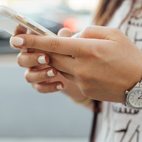 Mangeto Phone in Hand